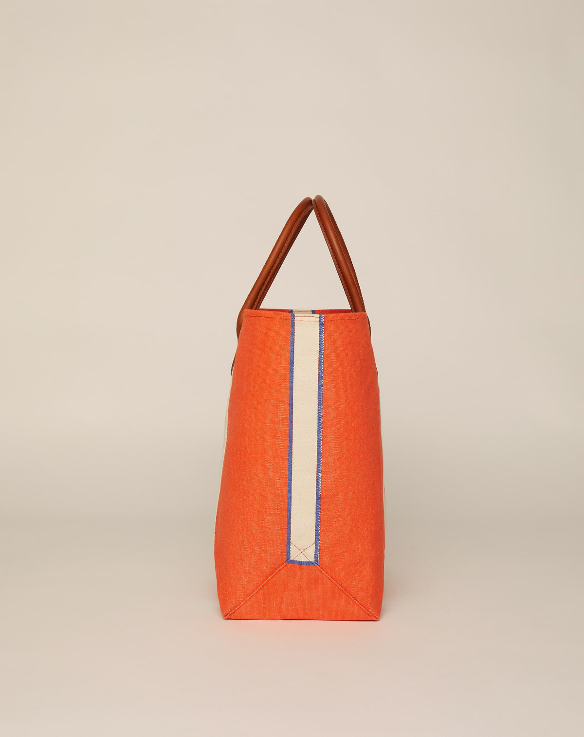 Orange handbag: the must-have accessory of the 2023 season – BONAVENTURA